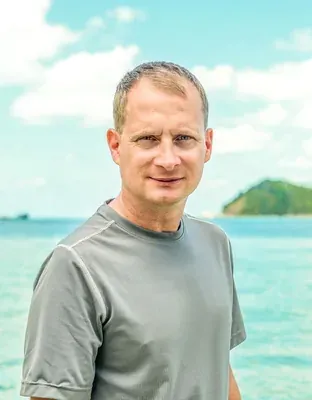 Alex Fischer, Betreiber des Dividenden-Alarms, auf dem Vorschaubild der Verkaufsseite