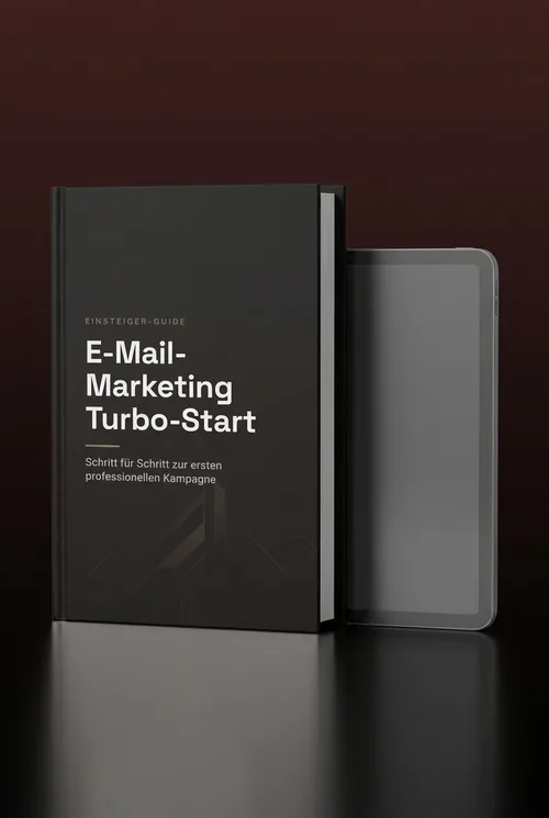 Buchcover „E-Mail-Marketing Turbo-Start“ neben einem Tablet, Einsteiger-Guide