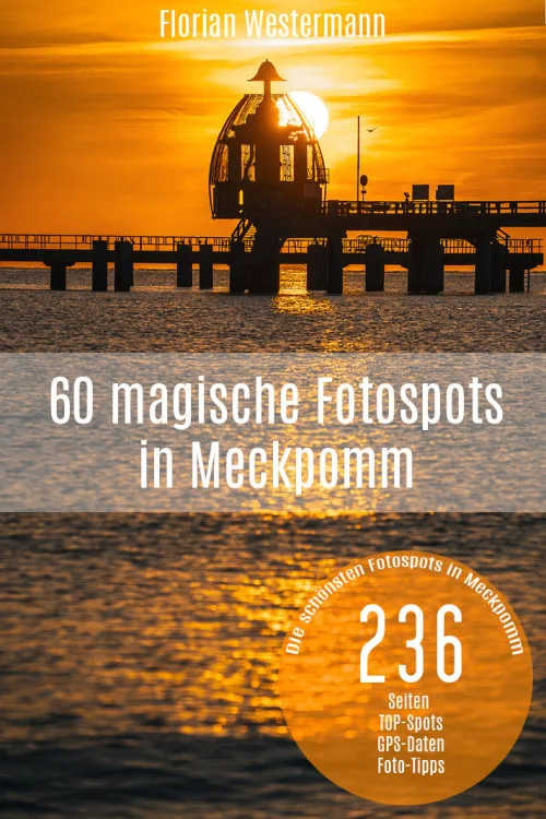 Cover des E-Books „60 magische Fotospots in Meckpomm“ von Florian Westermann mit Seebrücke im Sonnenuntergang