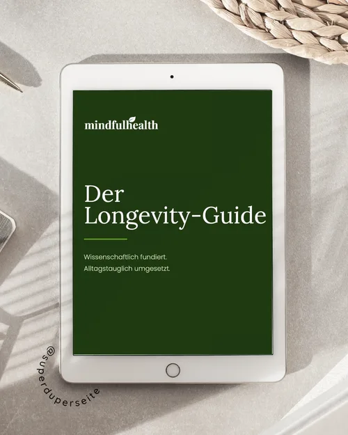 Cover des Longevity-Guide von Mindful Health auf einem Tablet